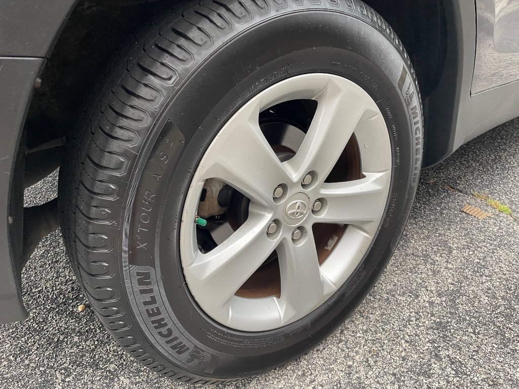 Used 2013 Toyota RAV4 XLE FWD image 11