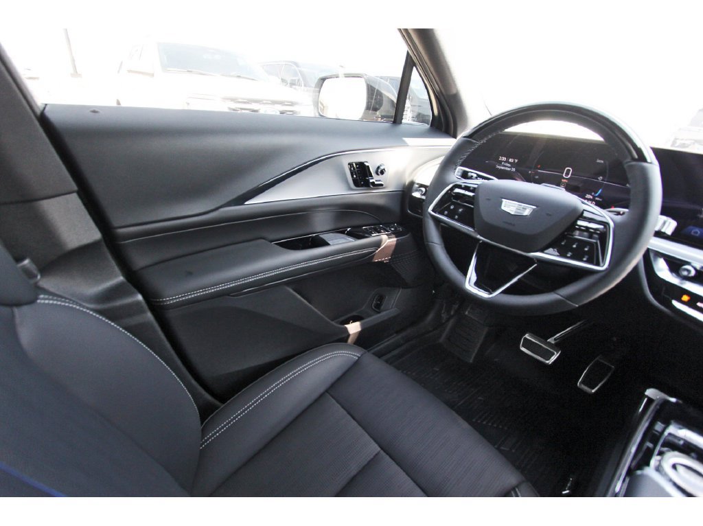 New 2027 Cadillac Vistiq Luxury AWD/4WD image 8