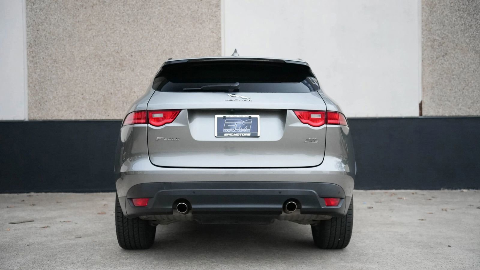 Used 2018 Jaguar F-PACE Prestige image 16