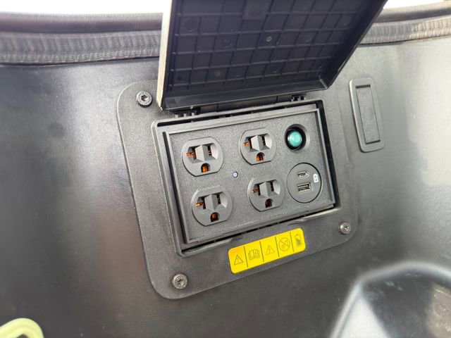 Used 2023 Ford F150 Lightning Platinum image 49