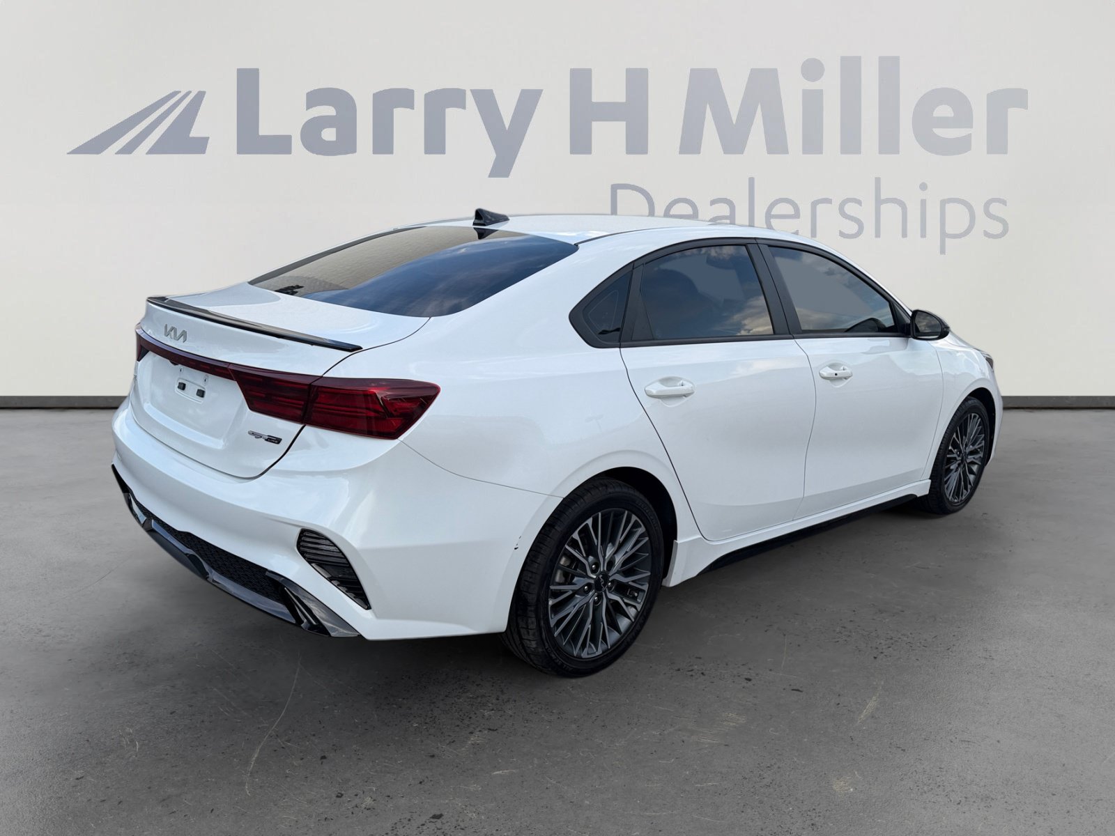 Used 2023 Kia Forte GT-Line FWD image 5