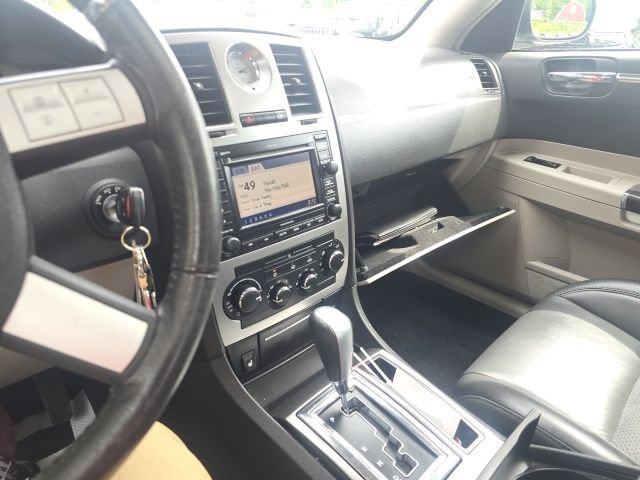 Used 2006 Chrysler 300 SRT8 w/ SRT Option Group II RWD image 22