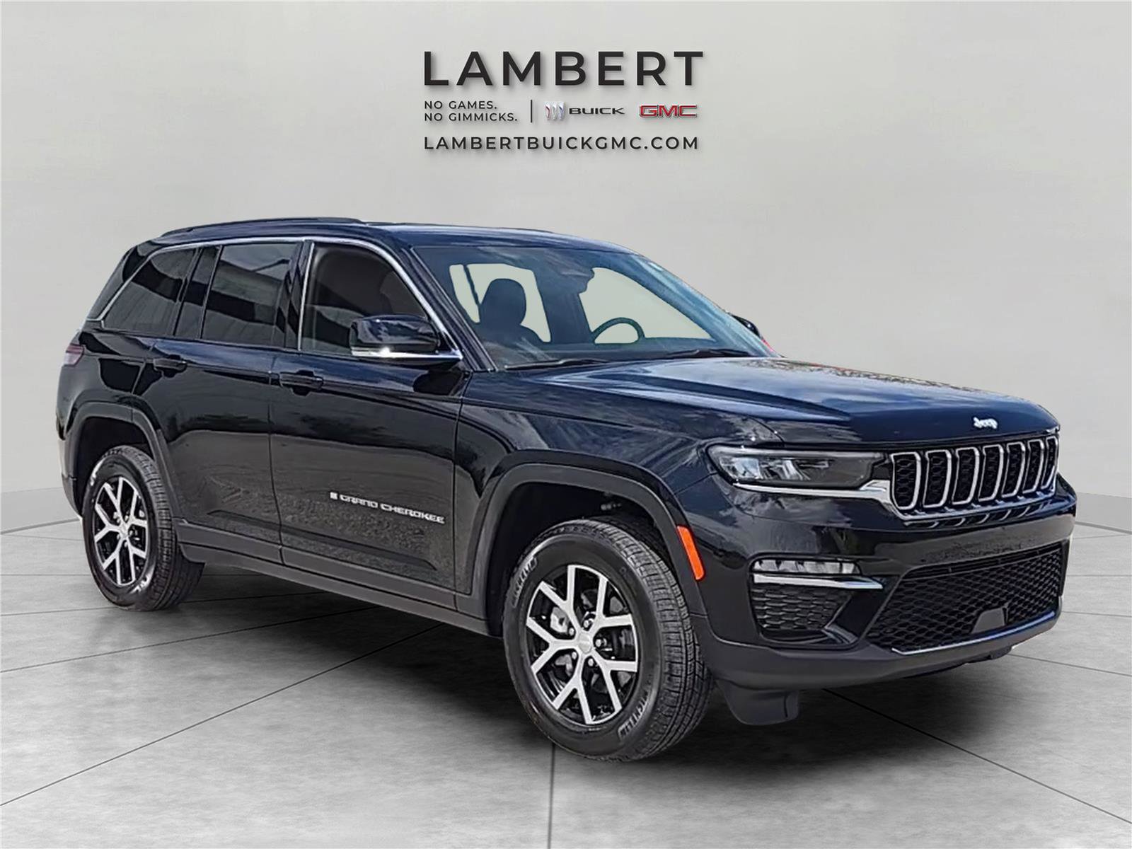 Used 2025 Jeep Grand Cherokee Limited w/ Trailer Tow Package AWD/4WD image 3
