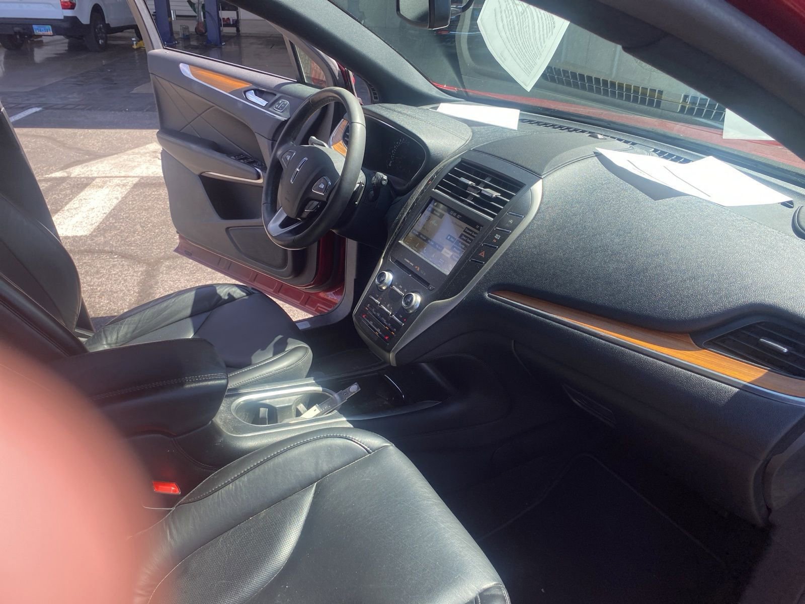 Used 2019 Lincoln MKC Select w/ Select Plus Package FWD image 25