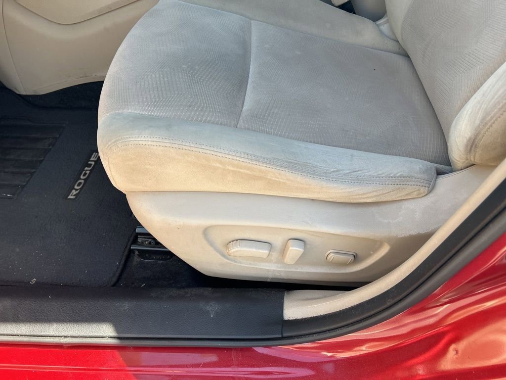 Used 2016 Nissan Rogue SV w/ SV Premium Package image 18