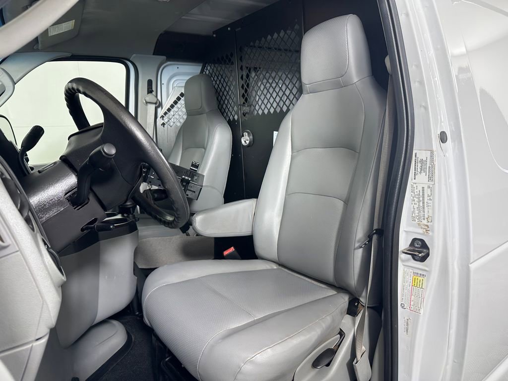 Used 2014 Ford E-150 and Econoline 150 RWD image 13