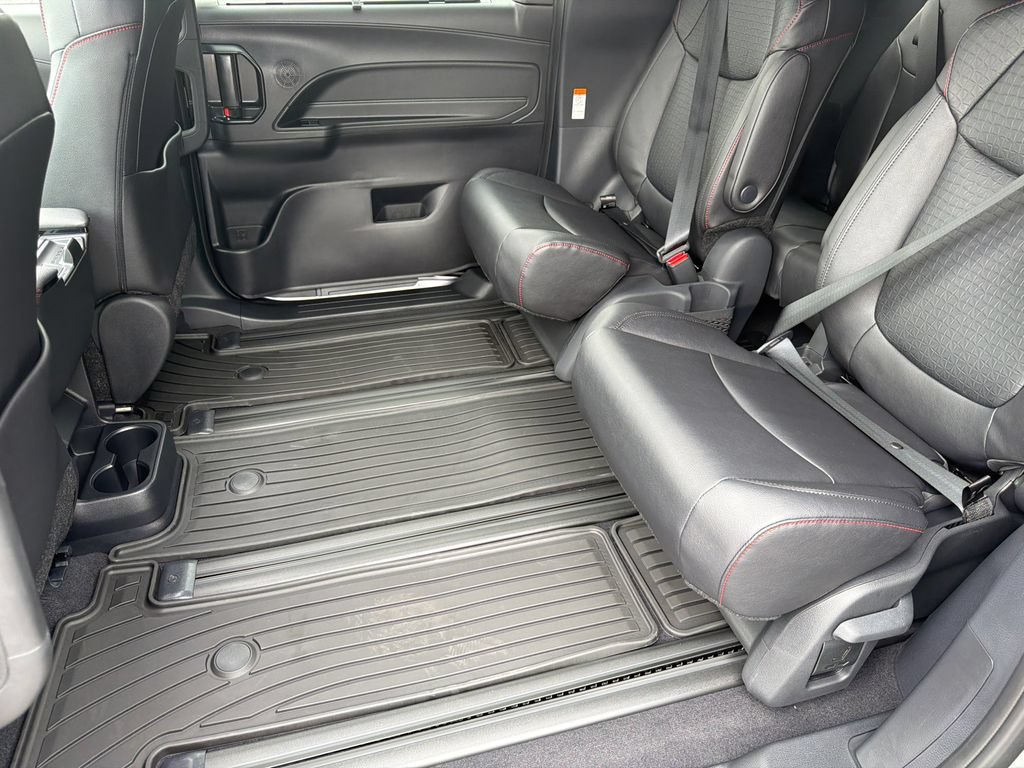 New 2026 Toyota Sienna XSE FWD image 18