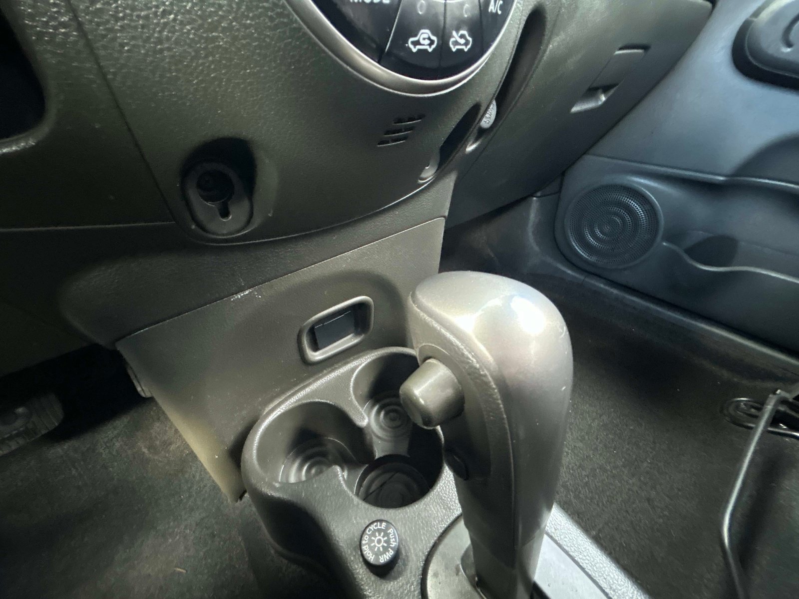 Used 2011 Nissan Cube 1.8 SL w/ Interior Illumination Pkg FWD image 26