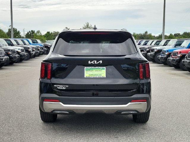 Used 2025 Kia Sorento S FWD image 5