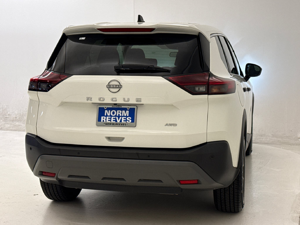 Used 2023 Nissan Rogue S AWD/4WD image 9