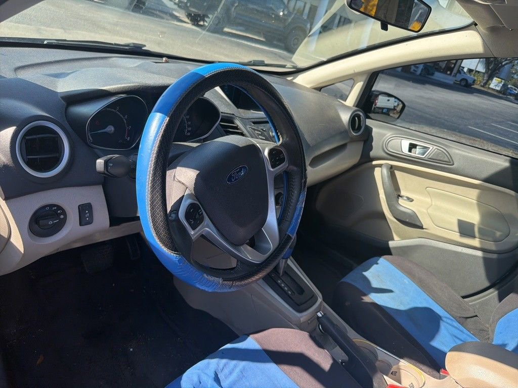 Used 2016 Ford Fiesta SE image 9