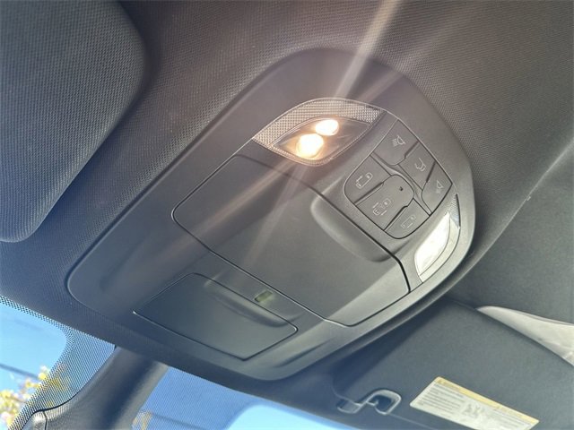 Used 2024 Chrysler Pacifica Touring image 16