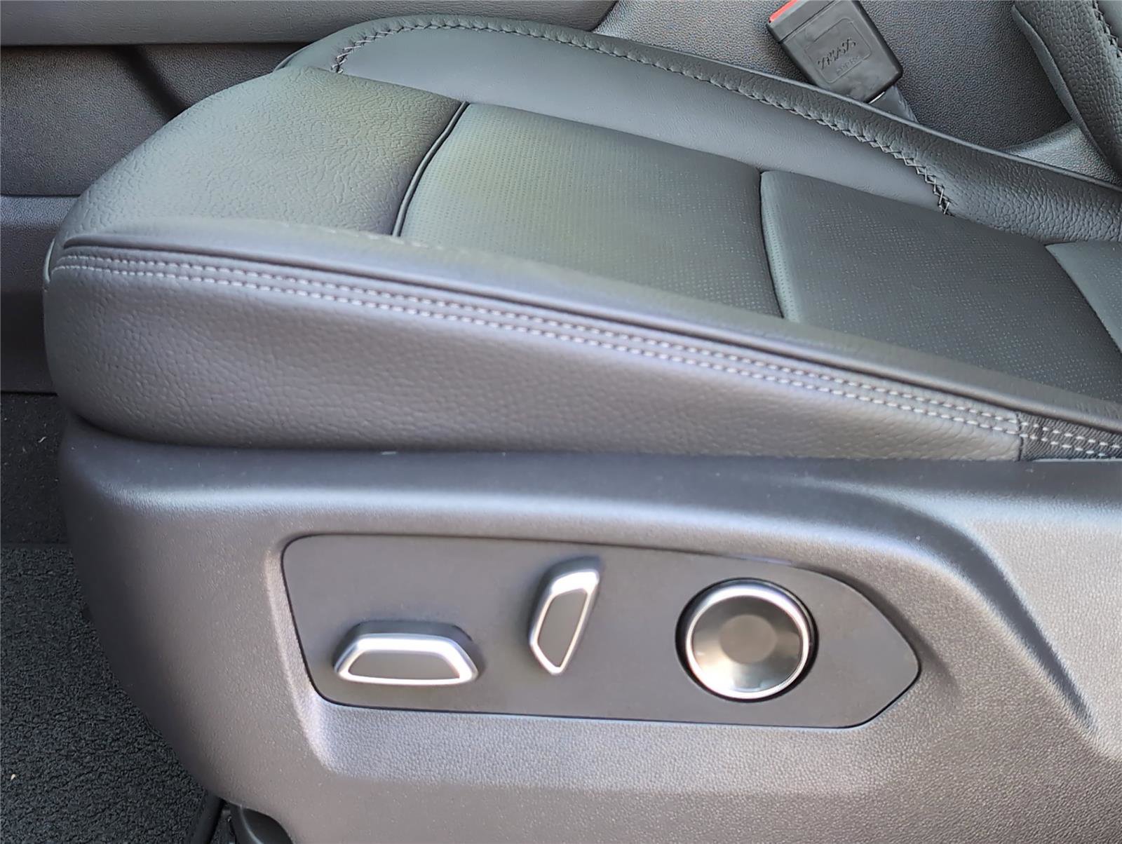 New 2026 GMC Sierra 1500 Denali w/ Denali Reserve Package image 33