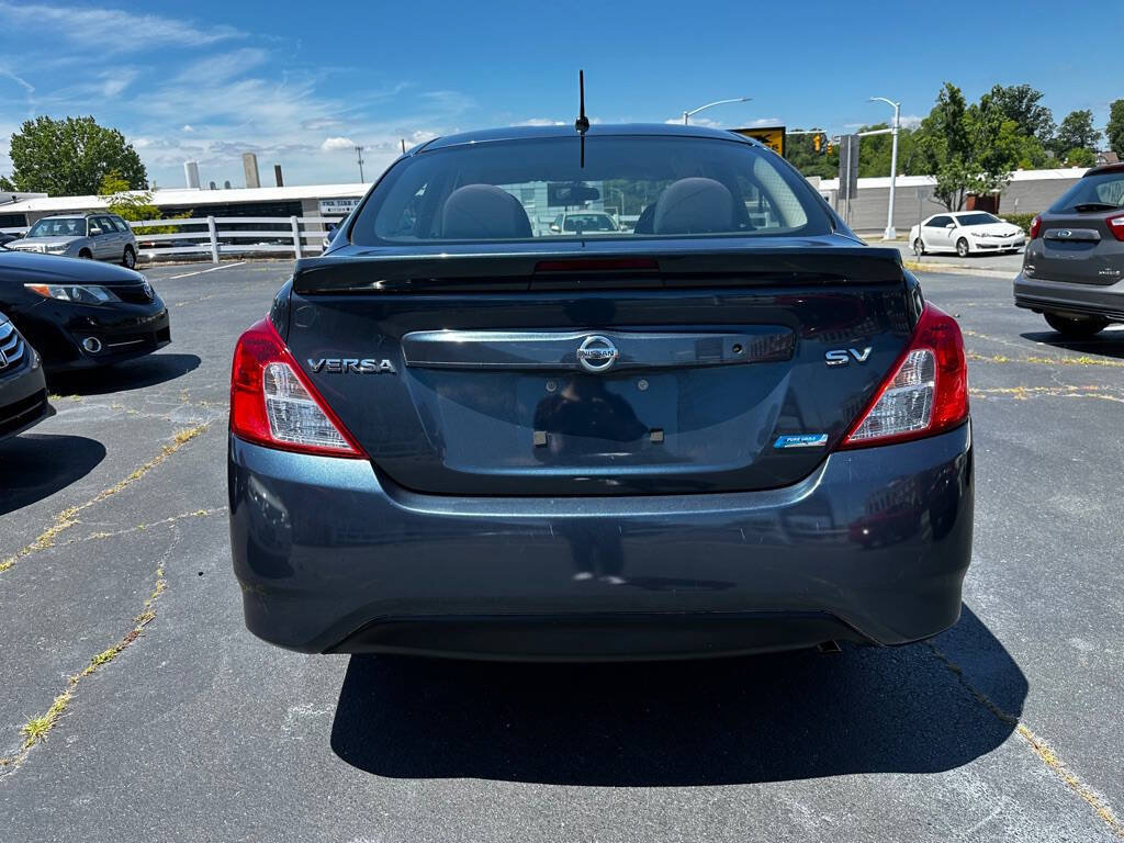 Used 2015 Nissan Versa SV FWD image 6