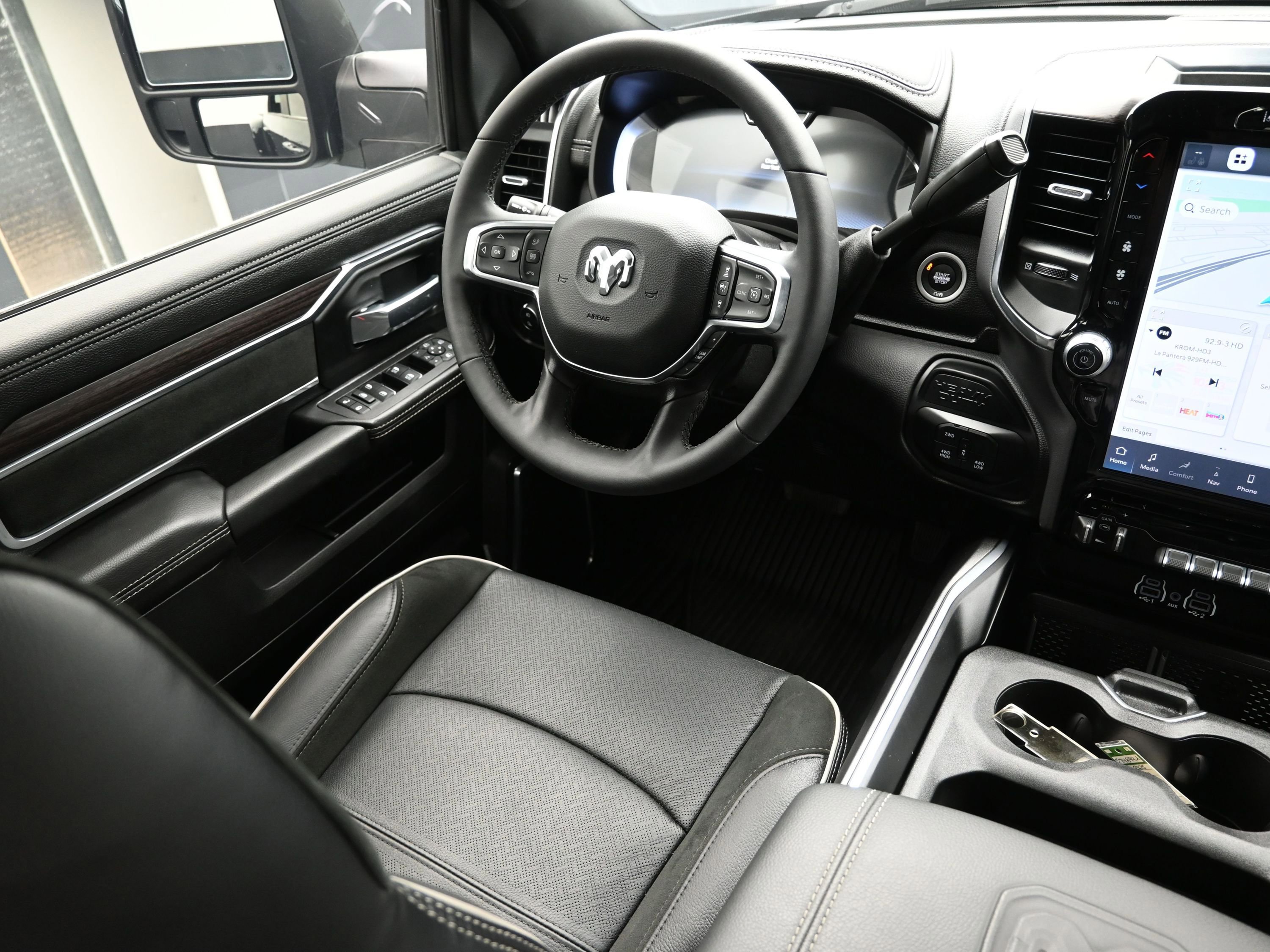 Used 2025 RAM 3500 Laramie w/ Night Edition image 24