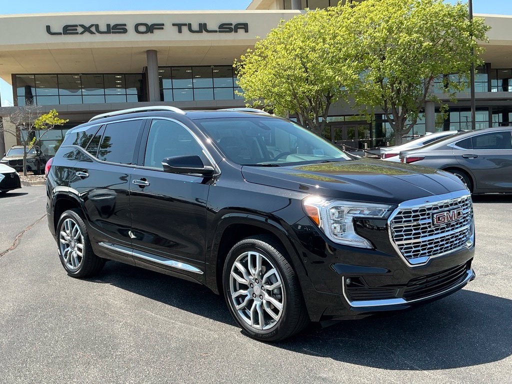 Used 2024 GMC Terrain Denali w/ Denali Premium Package