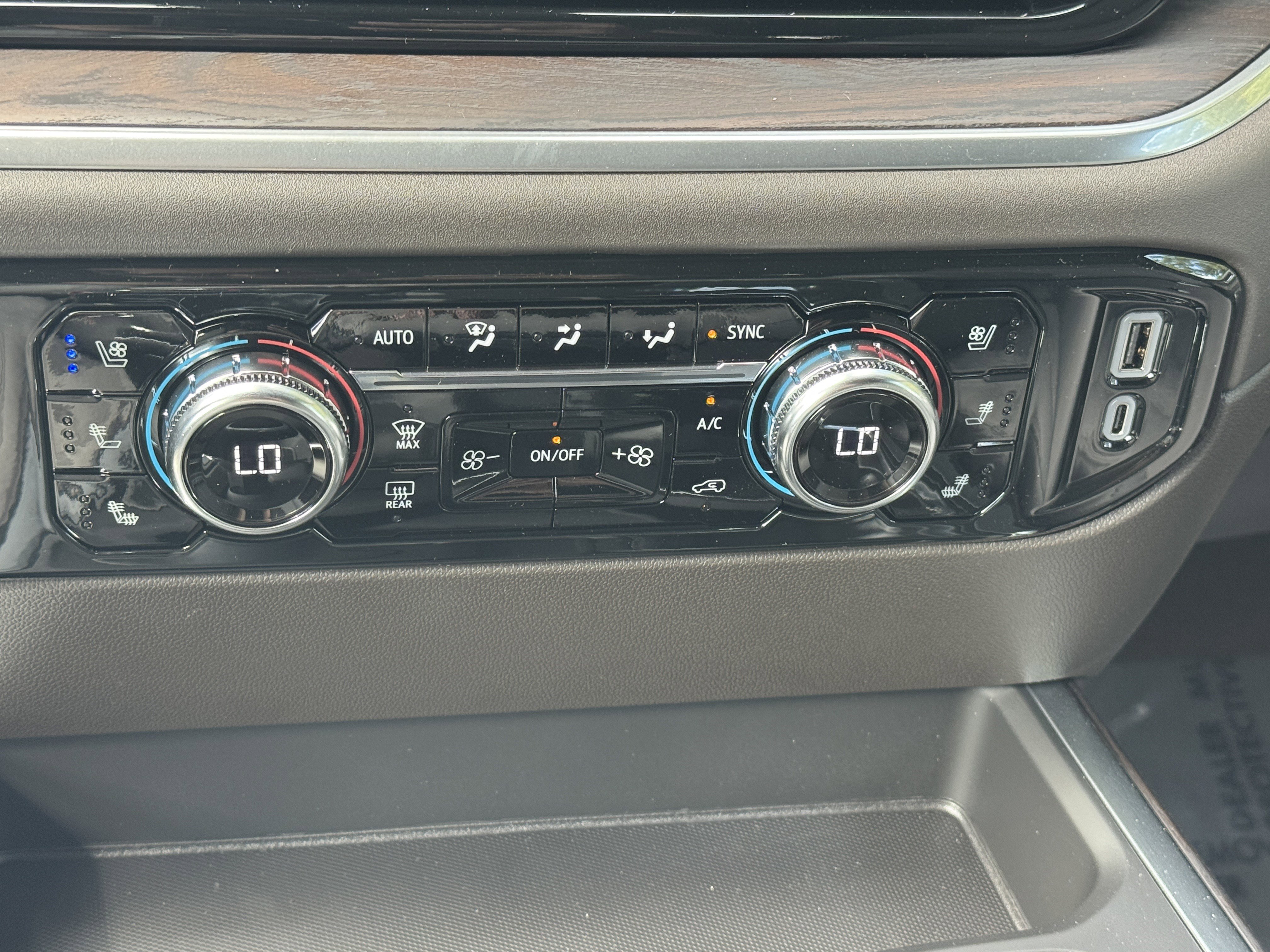 New 2026 GMC Sierra 1500 SLT w/ SLT Premium Plus Package image 29