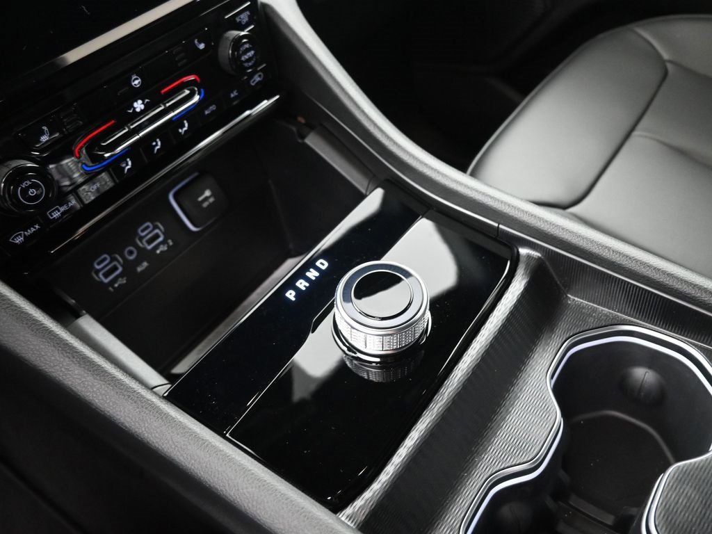 New 2025 Jeep Grand Cherokee L Limited w/ Black Appearance Package image 9