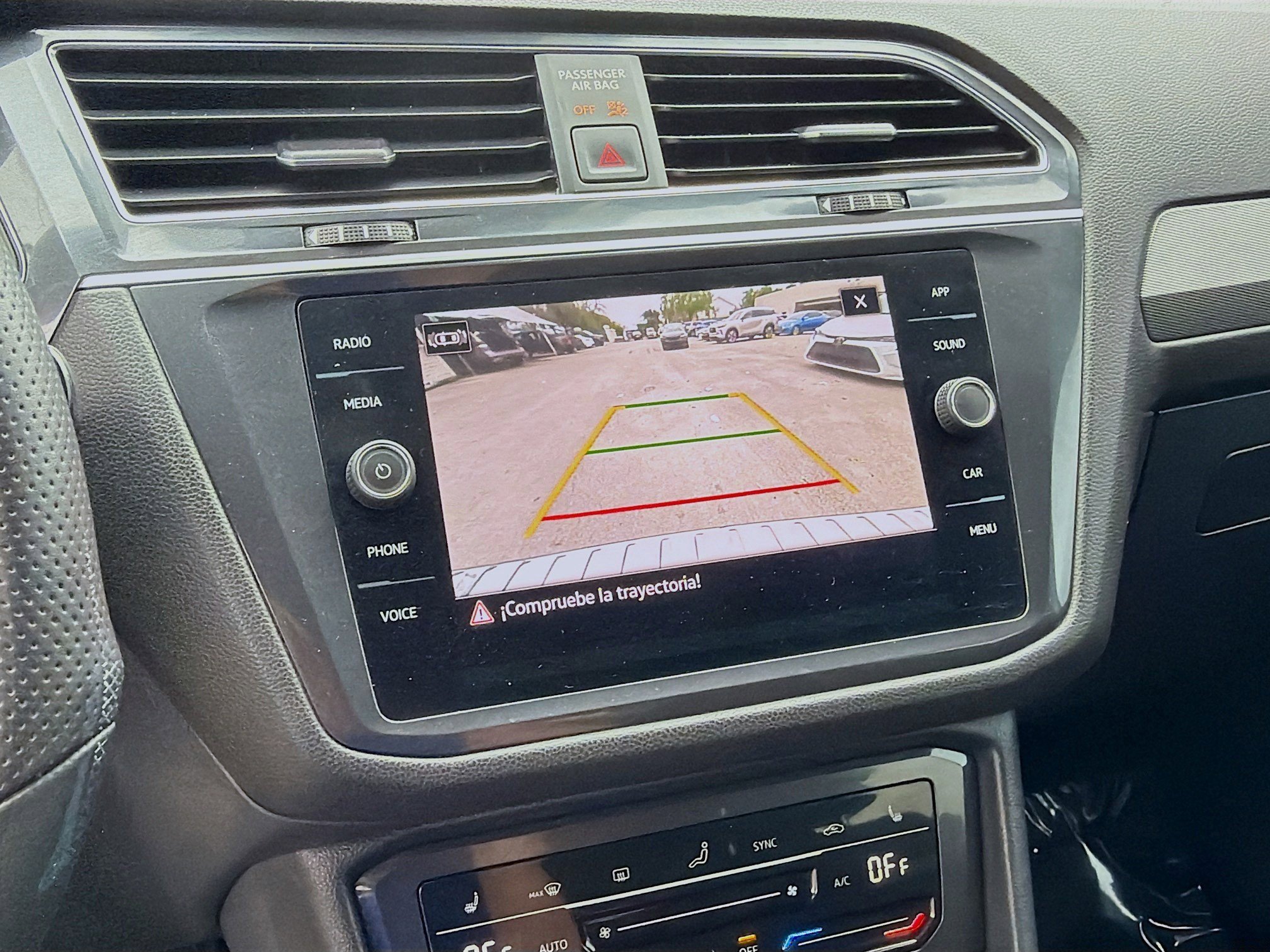 Used 2023 Volkswagen Tiguan SE R-Line image 12