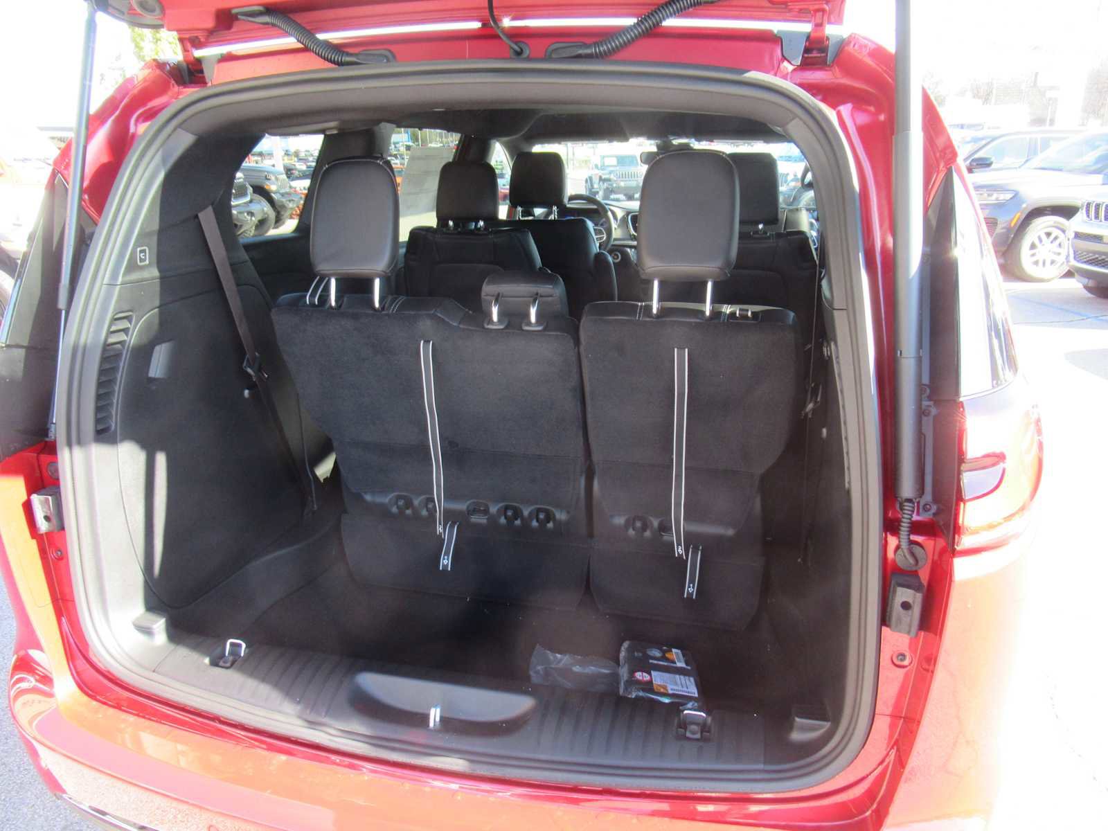 New 2026 Chrysler Pacifica Select image 5