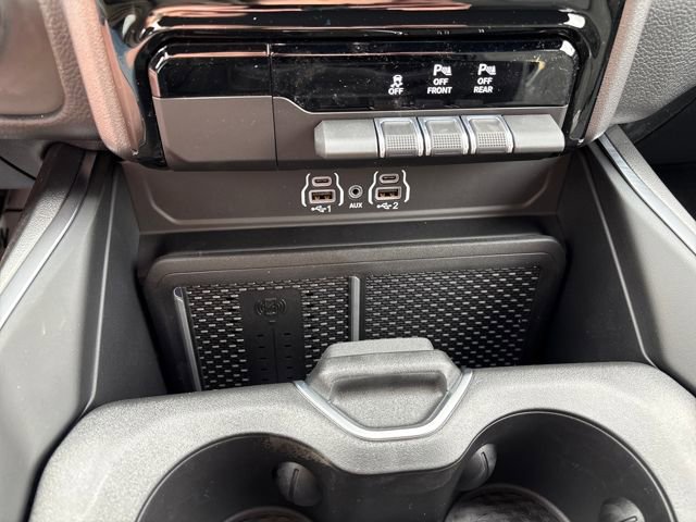 New 2026 RAM 1500 4x4 Crew Cab image 17
