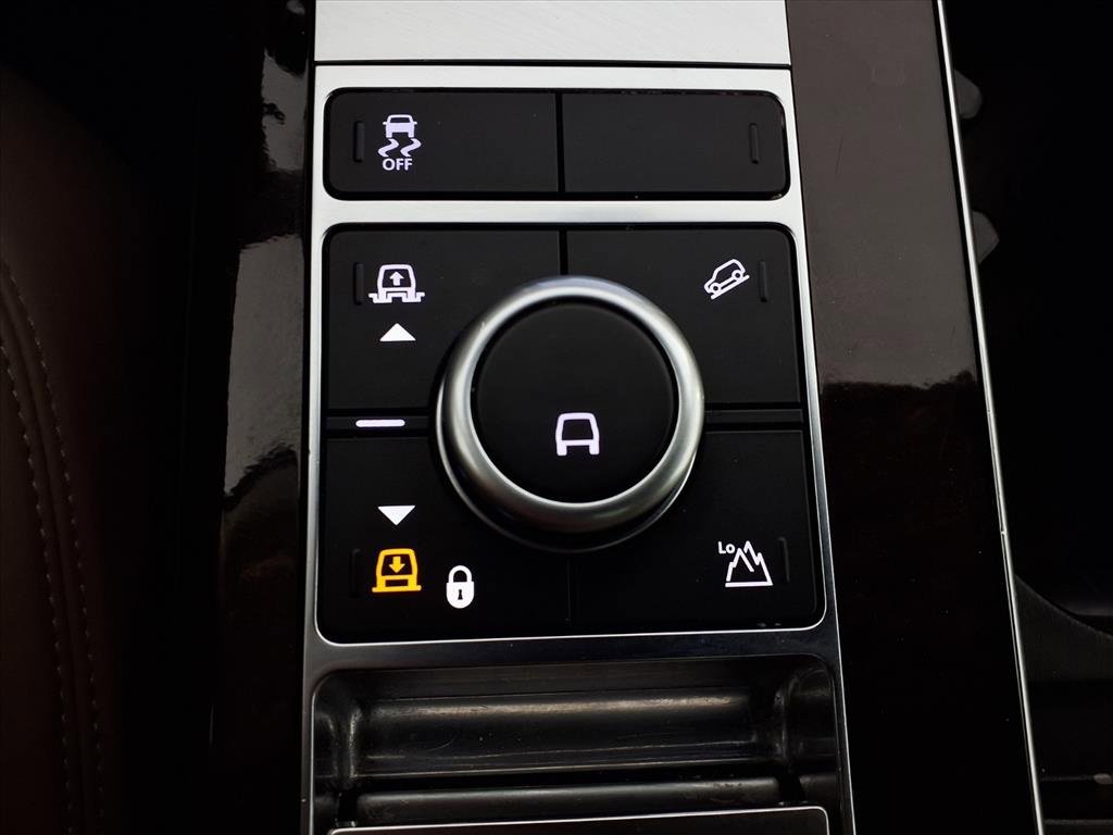 Used 2020 Land Rover Range Rover HSE image 23