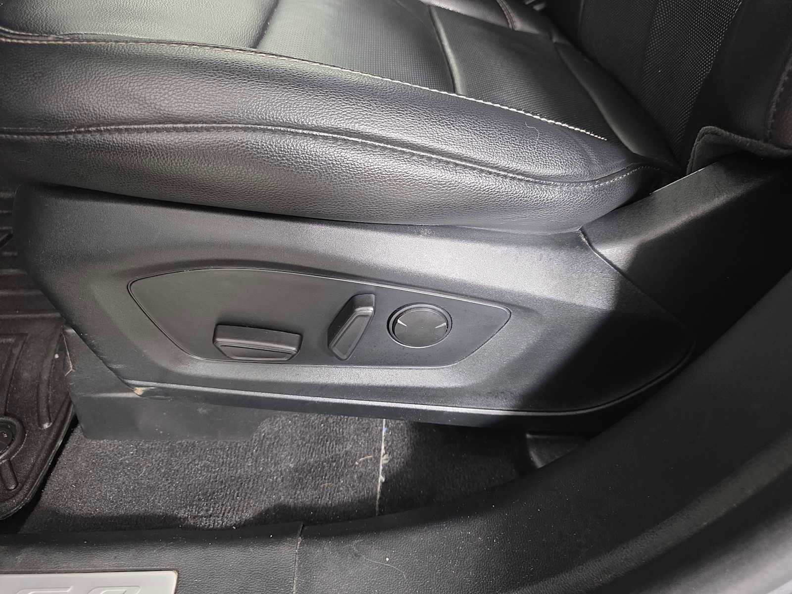 Used 2022 Ford Explorer Limited image 27