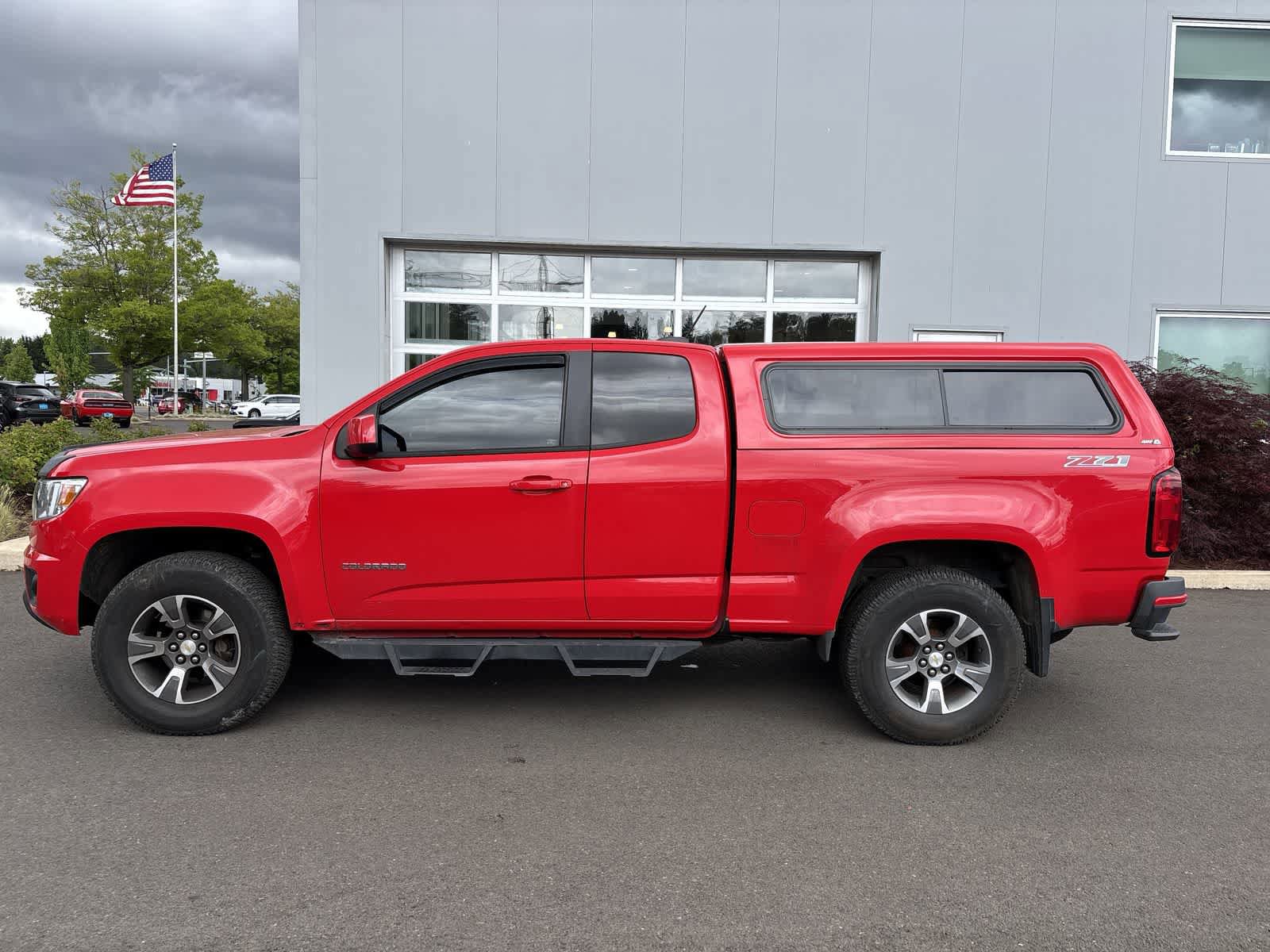 Used 2015 Chevrolet Colorado Z71 AWD/4WD image 2