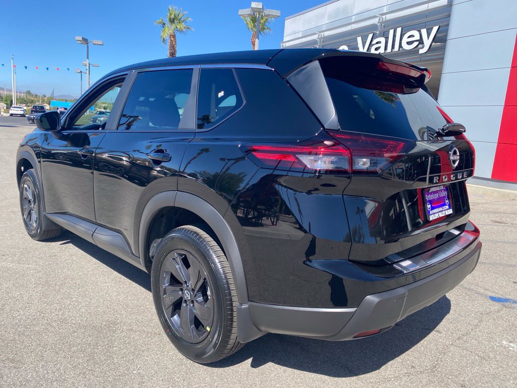 New 2026 Nissan Rogue SV FWD image 5
