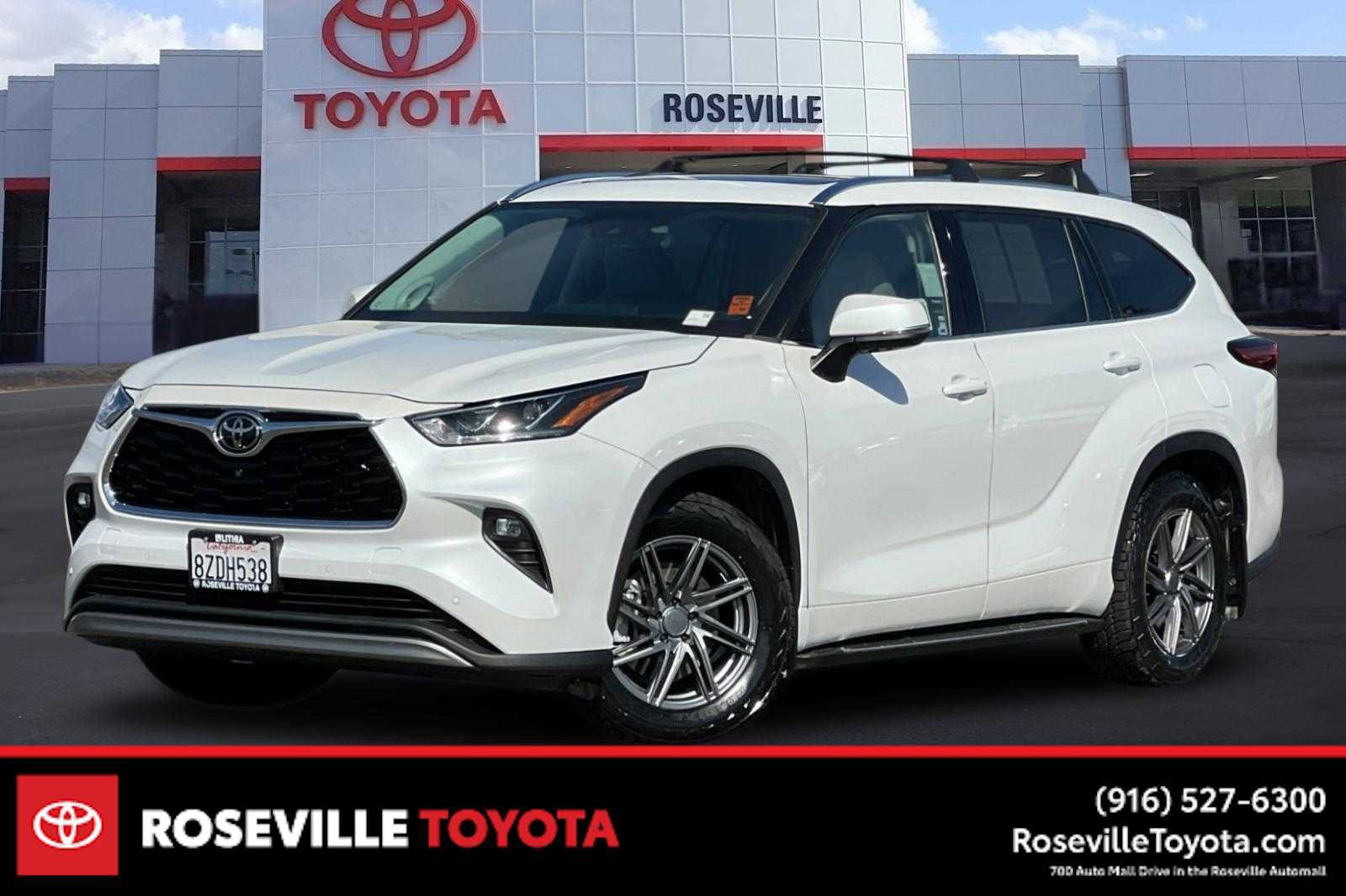 Used 2022 Toyota Highlander Platinum AWD/4WD image 1