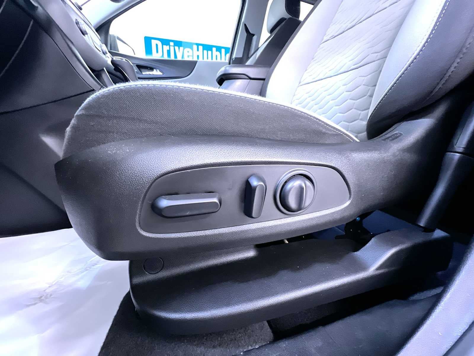 Used 2019 Chevrolet Equinox LS w/ LS Convenience Package AWD/4WD image 13