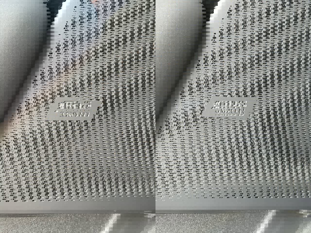 New 2026 Land Rover Range Rover Velar Dynamic SE image 33