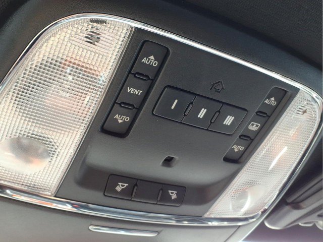 Used 2013 Chrysler 300 AWD w/ Driver Convenience Group image 27