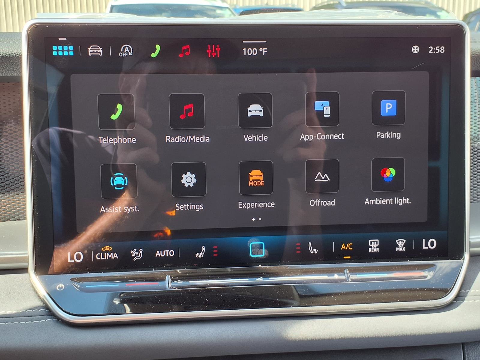 New 2026 Volkswagen Tiguan SE AWD/4WD image 8