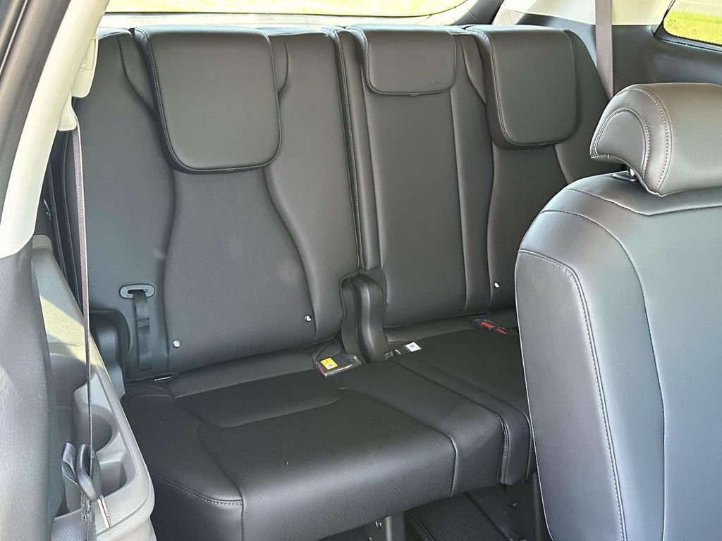 Used 2026 Kia Carnival EX FWD image 11