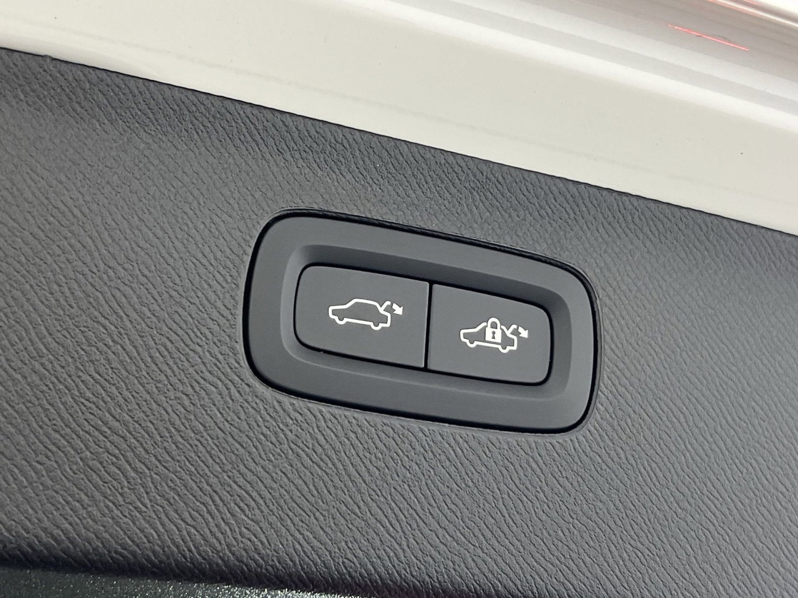 Used 2025 Volvo XC90 T8 Ultra image 27