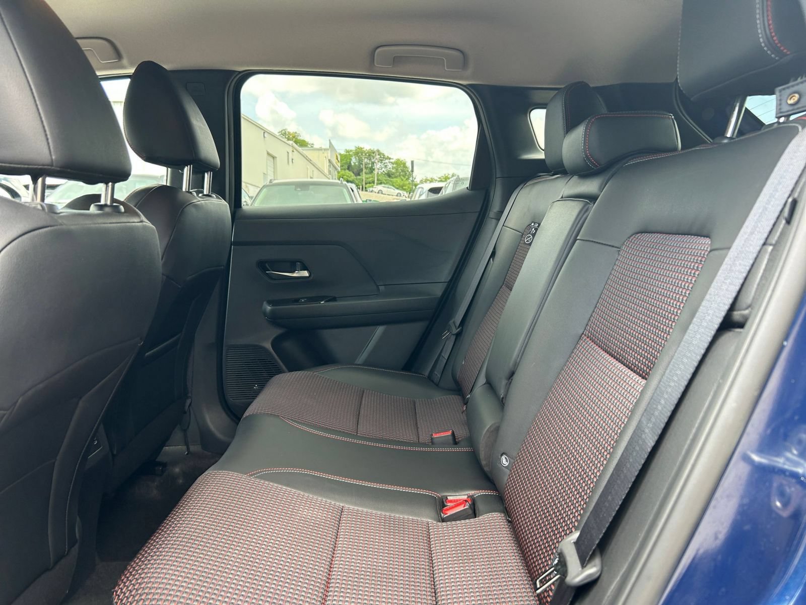 Used 2026 Nissan Kicks SR FWD image 17