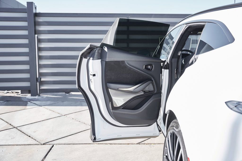 Used 2025 Aston Martin DBX 707 image 29