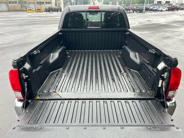 Used 2019 Toyota Tacoma SR5 AWD/4WD image 14