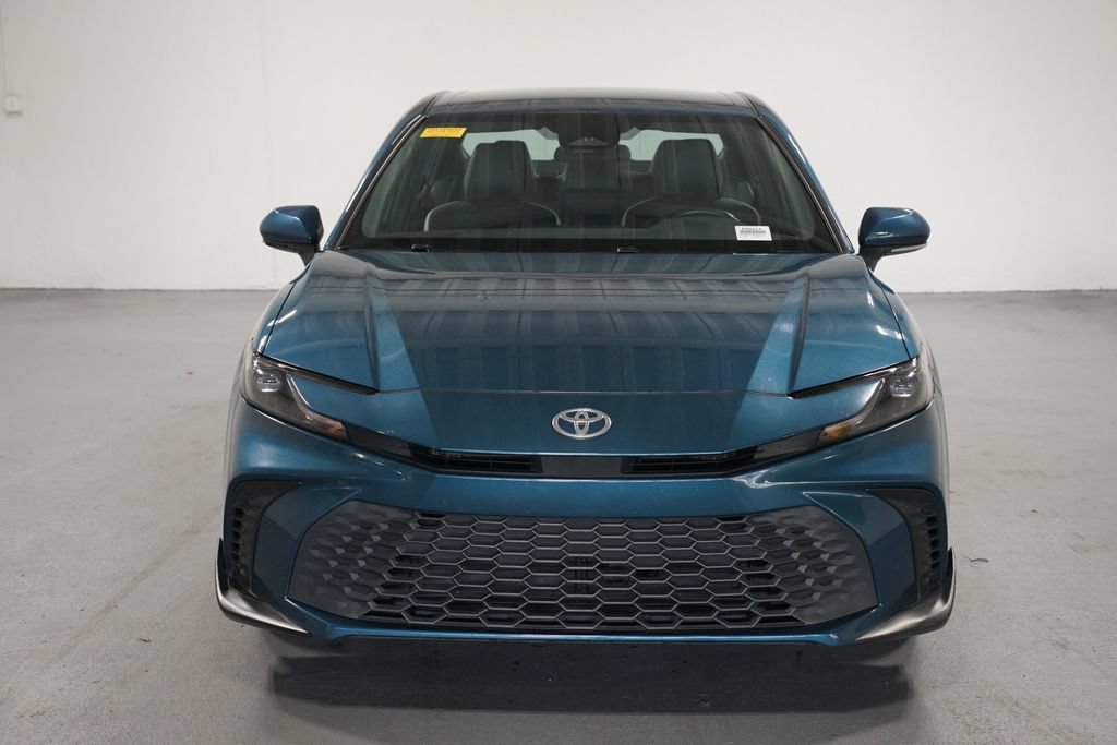 Used 2025 Toyota Camry SE FWD image 2