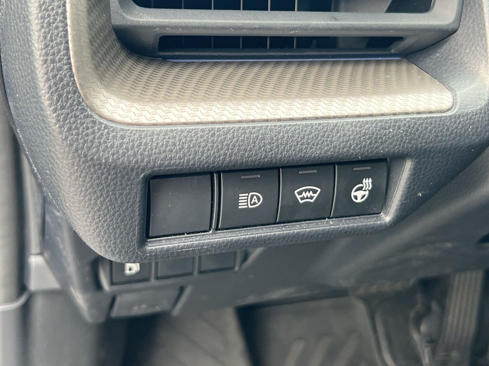 Used 2026 Toyota Prius XLE FWD image 23