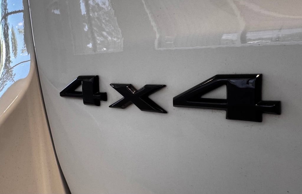 Used 2021 Jeep Grand Cherokee Laredo X AWD/4WD image 7