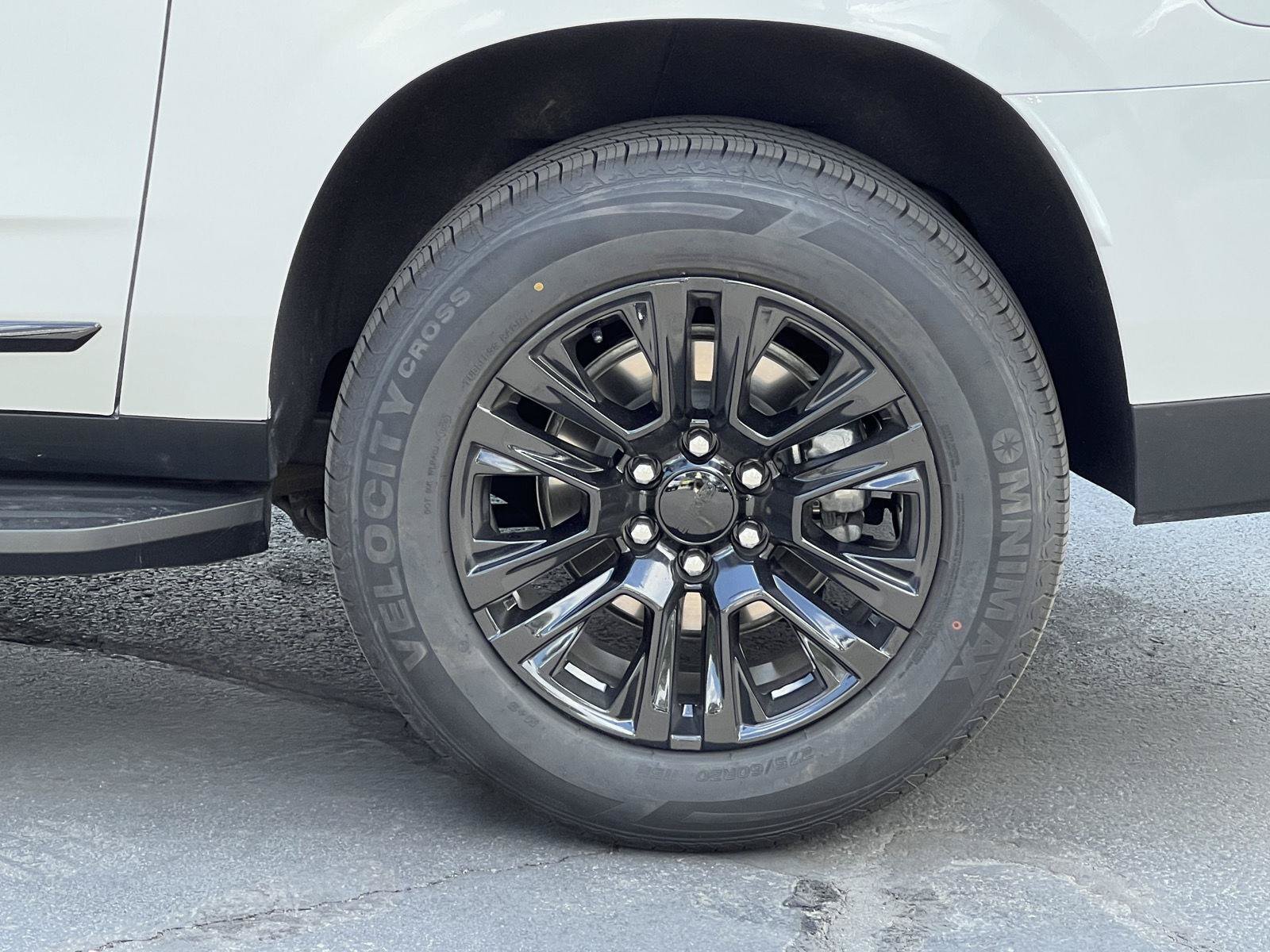 Used 2025 GMC Yukon XL Denali AWD/4WD image 14