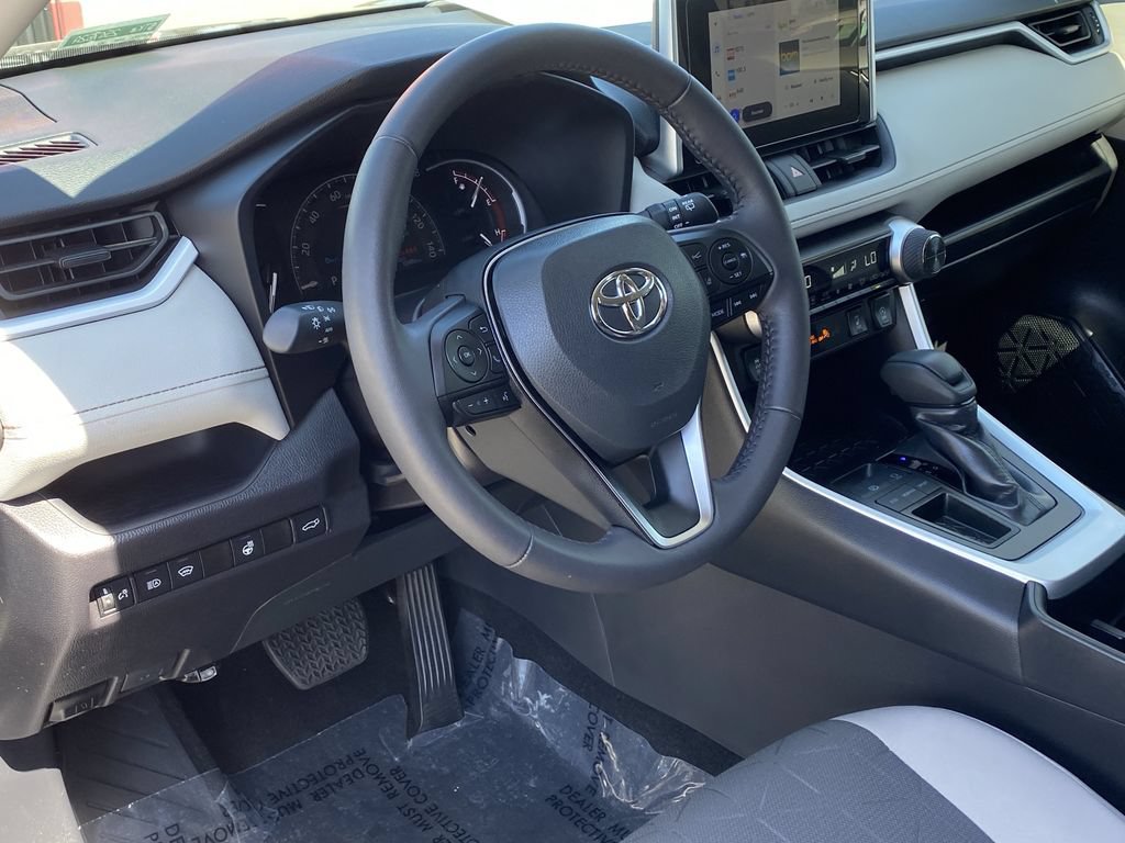 Certified 2025 Toyota RAV4 XLE w/ Convenience Package FWD image 21