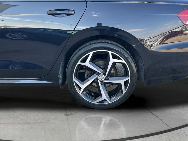 Used 2022 Volkswagen Passat 2.0T R-Line image 28