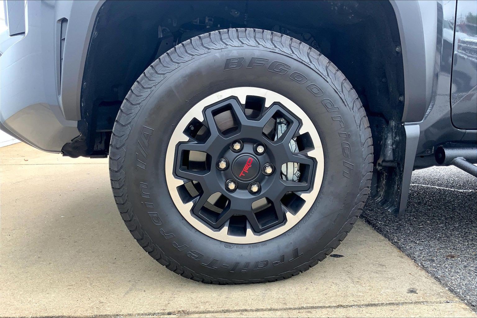 Used 2025 Toyota Tacoma TRD Off-Road AWD/4WD image 11