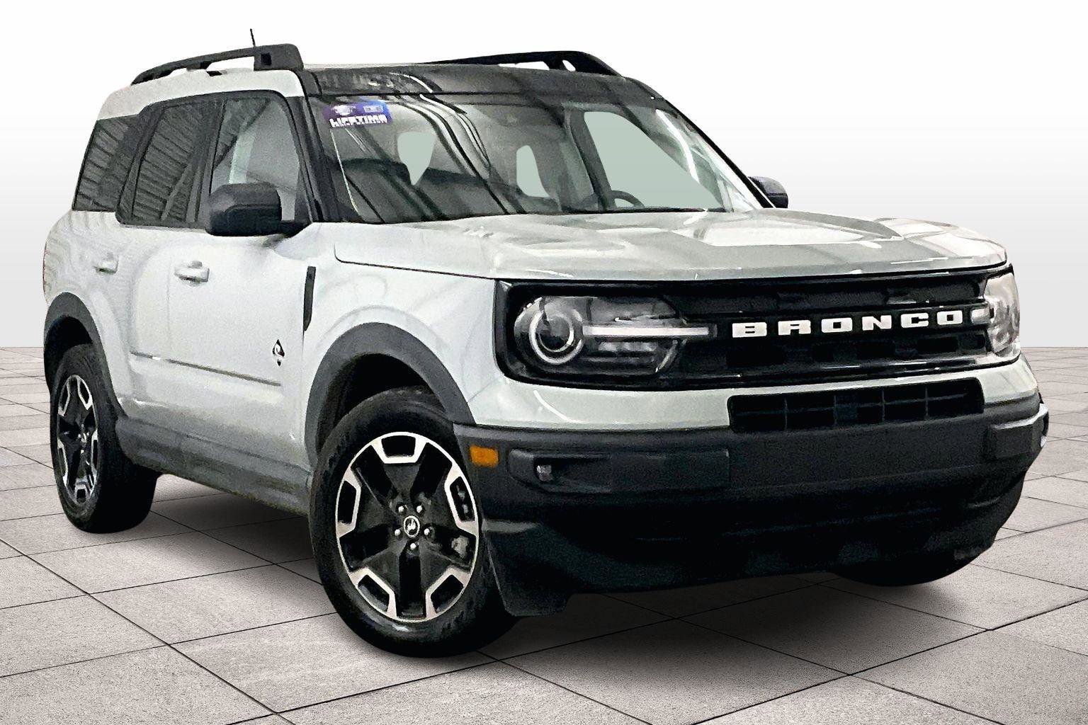 Used 2023 Ford Bronco Sport Outer Banks w/ Tech Package image 2