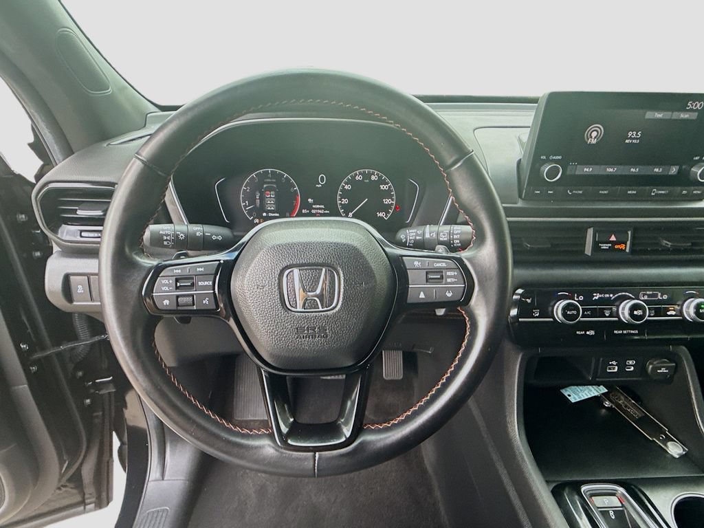 Used 2025 Honda Pilot Sport image 10