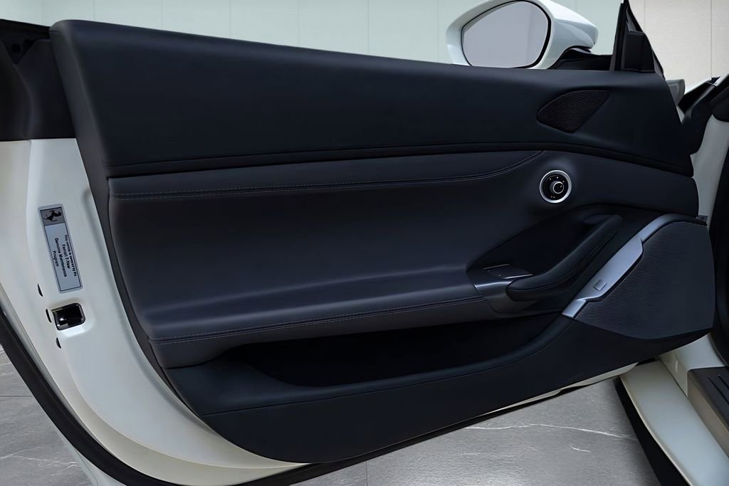 Used 2019 Ferrari Portofino image 25