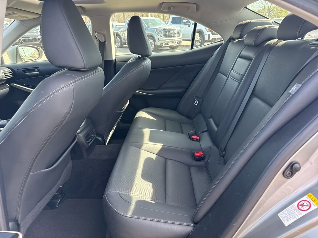Used 2018 Lexus IS 300 w/ Premium Package RWD image 12